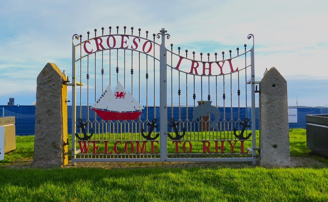 Rhyl welcome sign